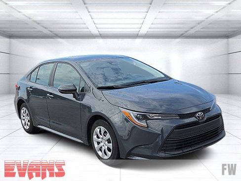 Certified 2025 Toyota Corolla LE FWD image 1