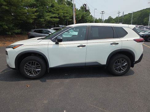 Used 2023 Nissan Rogue S AWD/4WD image 6
