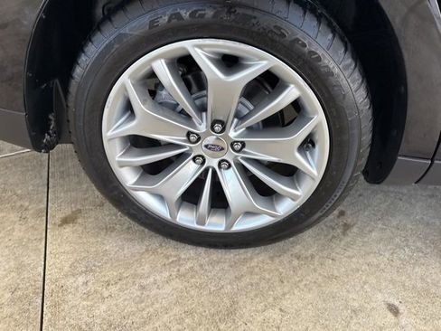 Used 2019 Ford Taurus Limited image 39