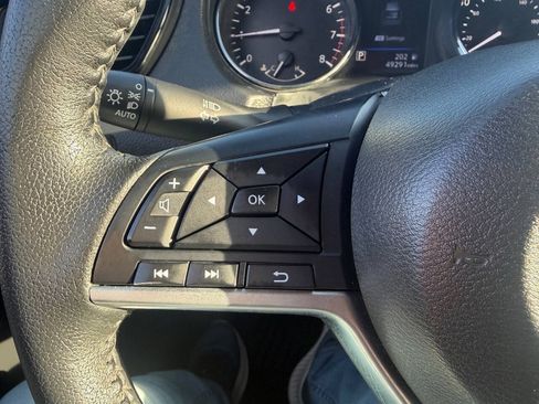 Used 2020 Nissan Rogue SV AWD/4WD image 14