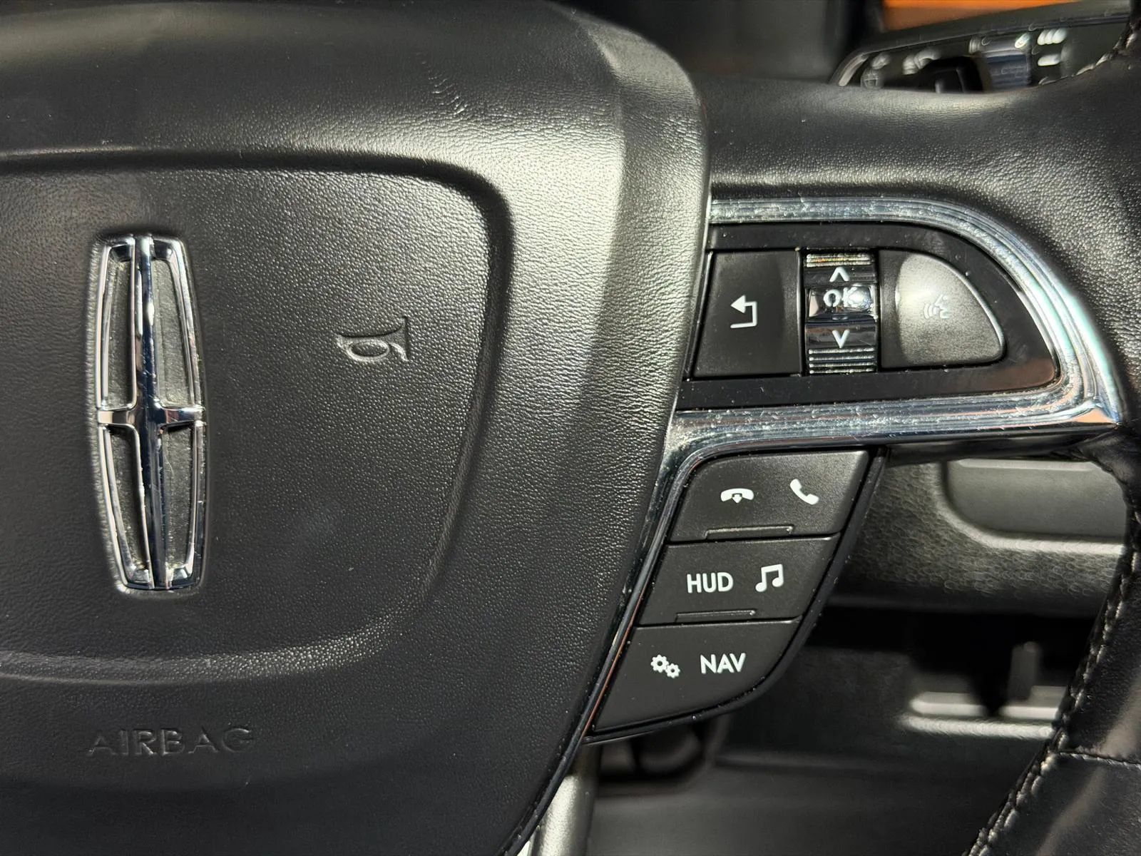 Used 2018 Lincoln Navigator Reserve w/ Technology Package AWD/4WD image 38