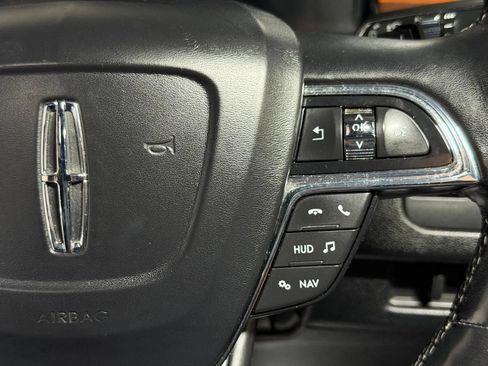 Used 2018 Lincoln Navigator Reserve w/ Technology Package AWD/4WD image 38