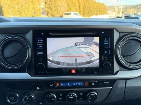 Used 2019 Toyota Tacoma Limited image 23
