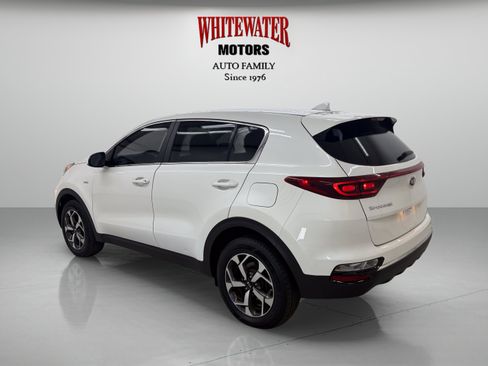 Used 2022 Kia Sportage LX AWD/4WD image 2