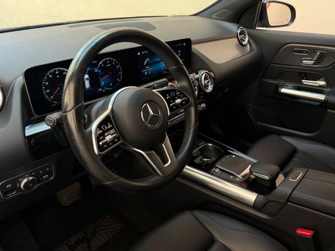 Used 2021 Mercedes-Benz GLA 250 4MATIC w/ Premium Package image 12