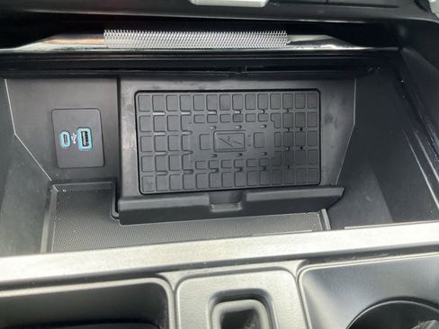 Used 2023 Ford F150 Lariat w/ Equipment Group 502A High image 11