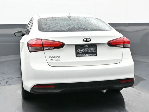 Used 2018 Kia Forte LX w/ LX Rear Camera Package image 4