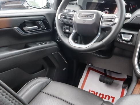 Used 2025 GMC Yukon Denali w/ Denali Reserve Package AWD/4WD image 13