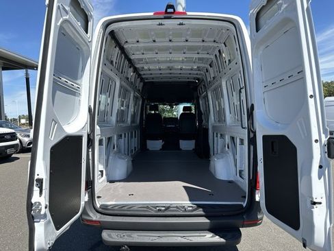 New 2025 Mercedes-Benz Sprinter 2500 image 10