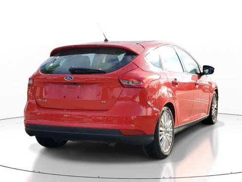 Used 2016 Ford Focus SE FWD image 4