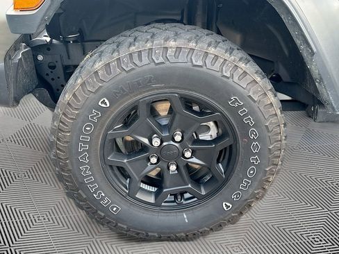 Used 2023 Jeep Wrangler Unlimited w/ Cold Weather Group AWD/4WD image 35