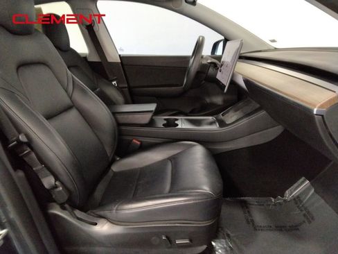 Used 2021 Tesla Model Y Long Range image 38