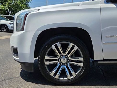 Used 2019 GMC Yukon Denali w/ Denali Ultimate Package AWD/4WD image 9