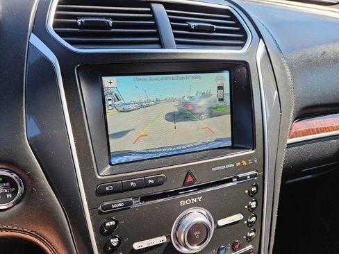 Used 2017 Ford Explorer Platinum AWD/4WD image 31