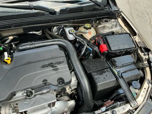 Used 2022 Chevrolet Malibu LT FWD image 19