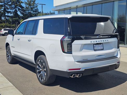 New 2026 Chevrolet Suburban High Country AWD/4WD image 3