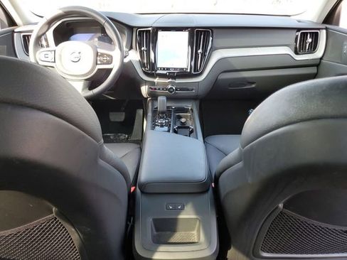 Used 2025 Volvo XC60 B5 Plus image 20