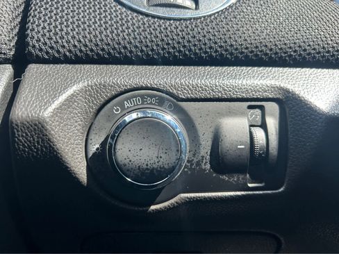 Used 2013 Chevrolet Cruze LT image 20