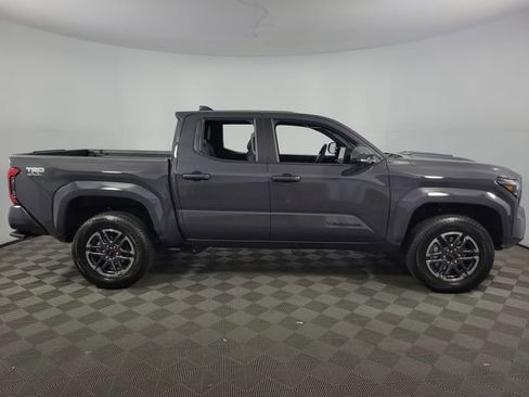 Used 2025 Toyota Tacoma TRD Sport image 14
