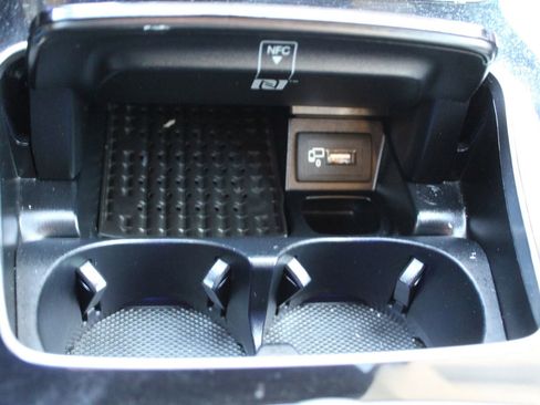 Used 2017 Mercedes-Benz E 300 image 19