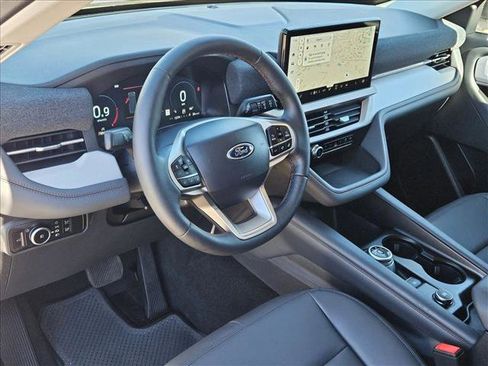 New 2026 Ford Explorer Active w/ Active Comfort Package image 3