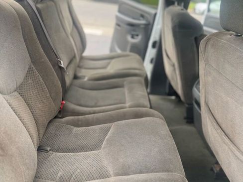 Used 2006 Chevrolet Silverado 2500 LT w/ Heavy-Duty Power Package image 13