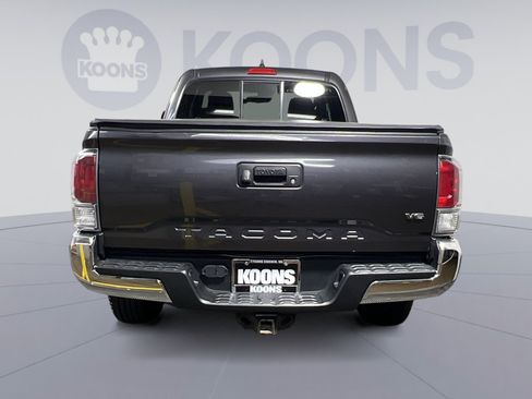 Used 2020 Toyota Tacoma TRD Off-Road AWD/4WD image 10