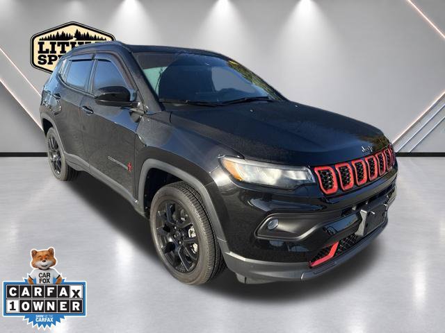 Used 2025 Jeep Compass Latitude w/ Sun & Sound Group AWD/4WD image 11