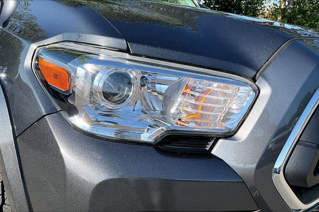 Used 2024 Toyota Tacoma TRD Sport AWD/4WD image 40
