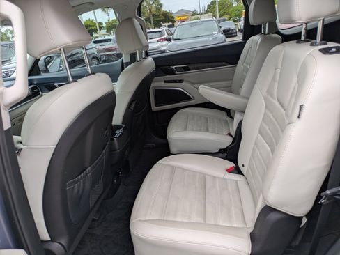 Certified 2023 Kia Telluride SX Prestige AWD/4WD image 11