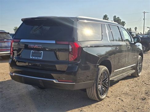 New 2026 GMC Yukon XL Elevation image 6