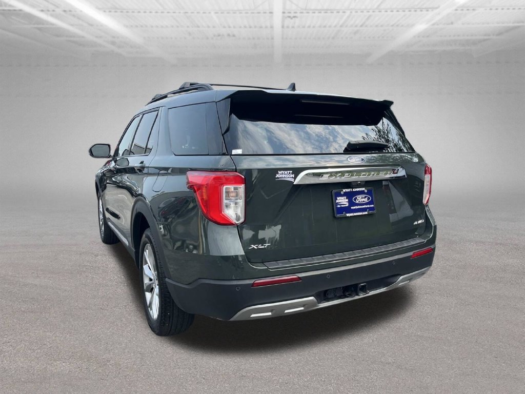 Used 2024 Ford Explorer XLT w/ Equipment Group 202A AWD/4WD image 8