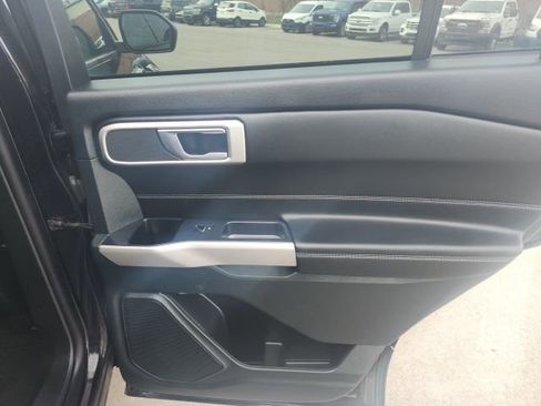 Used 2024 Ford Explorer XLT w/ Equipment Group 202A image 13