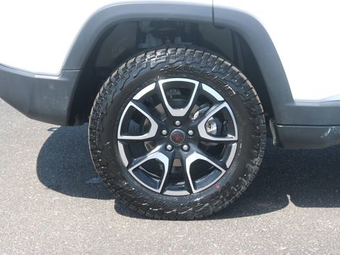 Used 2025 Jeep Compass Trailhawk AWD/4WD image 13