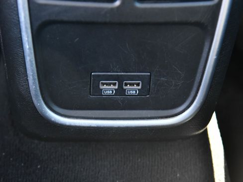 Used 2022 Chrysler 300 Touring w/ Sport Appearance Package image 35