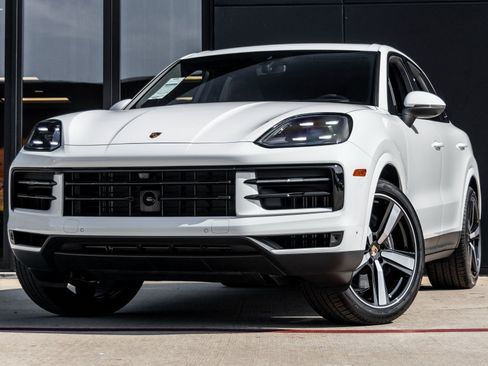 Certified 2025 Porsche Cayenne image 1