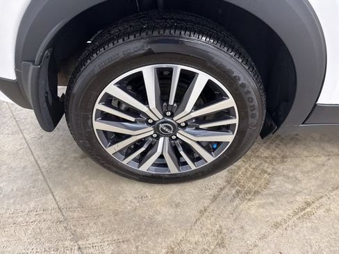 Used 2023 Nissan Kicks SV FWD image 11