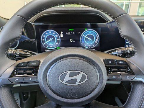 New 2025 Hyundai Elantra Limited FWD image 21
