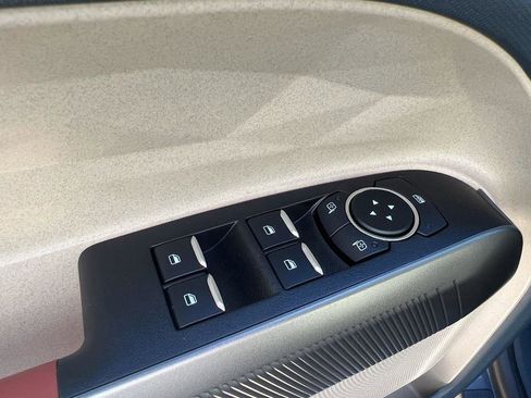 Used 2025 Ford Maverick Lariat image 15