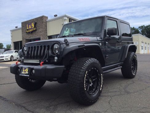 Used 2016 Jeep Wrangler Sport AWD/4WD image 2