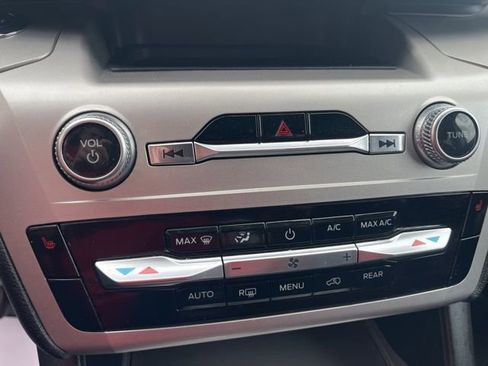 Used 2022 Ford Explorer XLT image 20