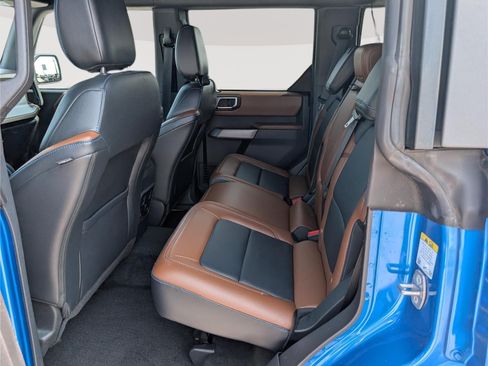 Used 2022 Ford Bronco Outer Banks AWD/4WD image 13