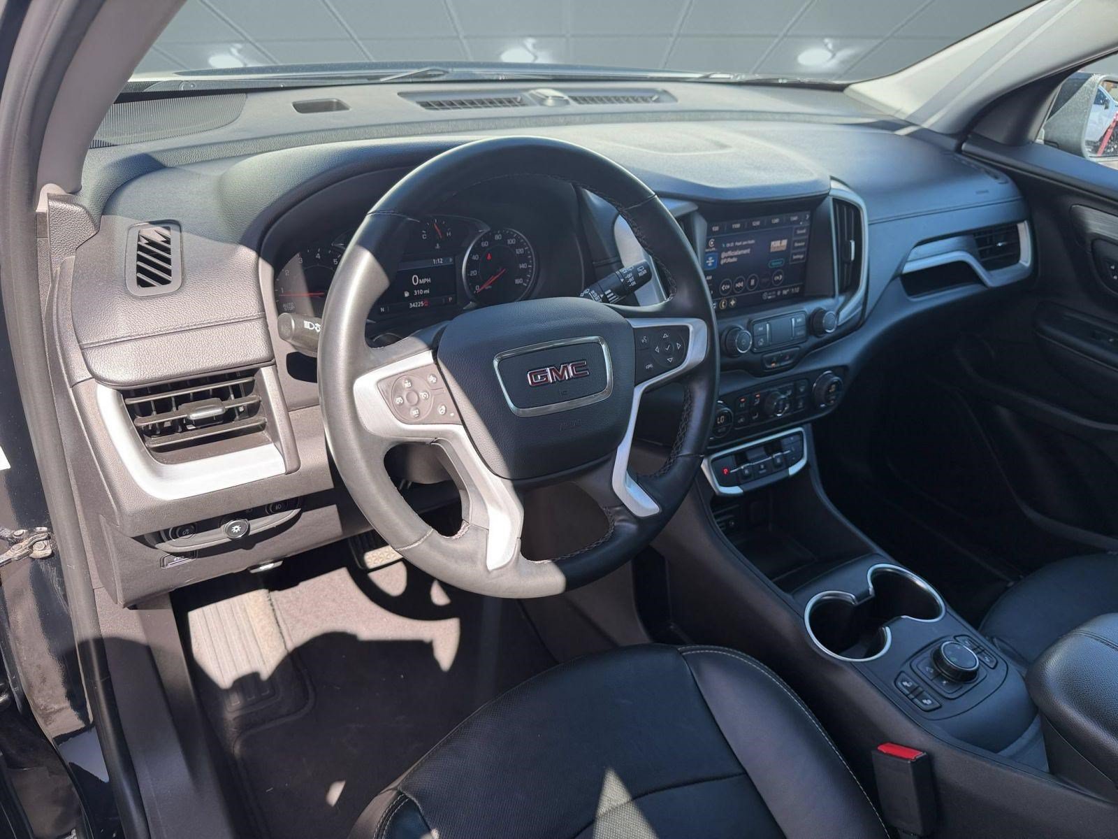 Used 2024 GMC Terrain SLT AWD/4WD image 3
