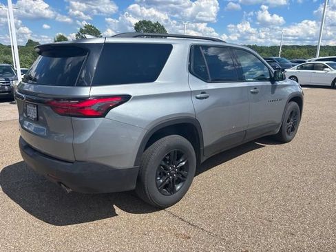 Used 2023 Chevrolet Traverse LS w/ Midnight/Sport Edition FWD image 3