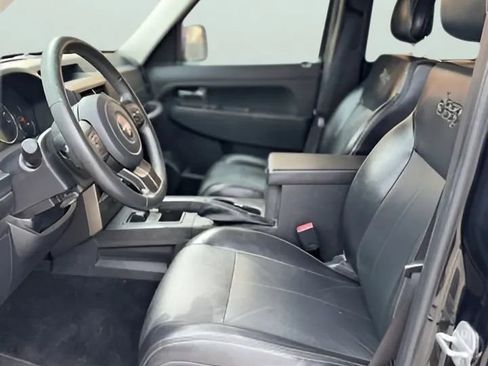 Used 2012 Jeep Liberty Sport AWD/4WD image 14