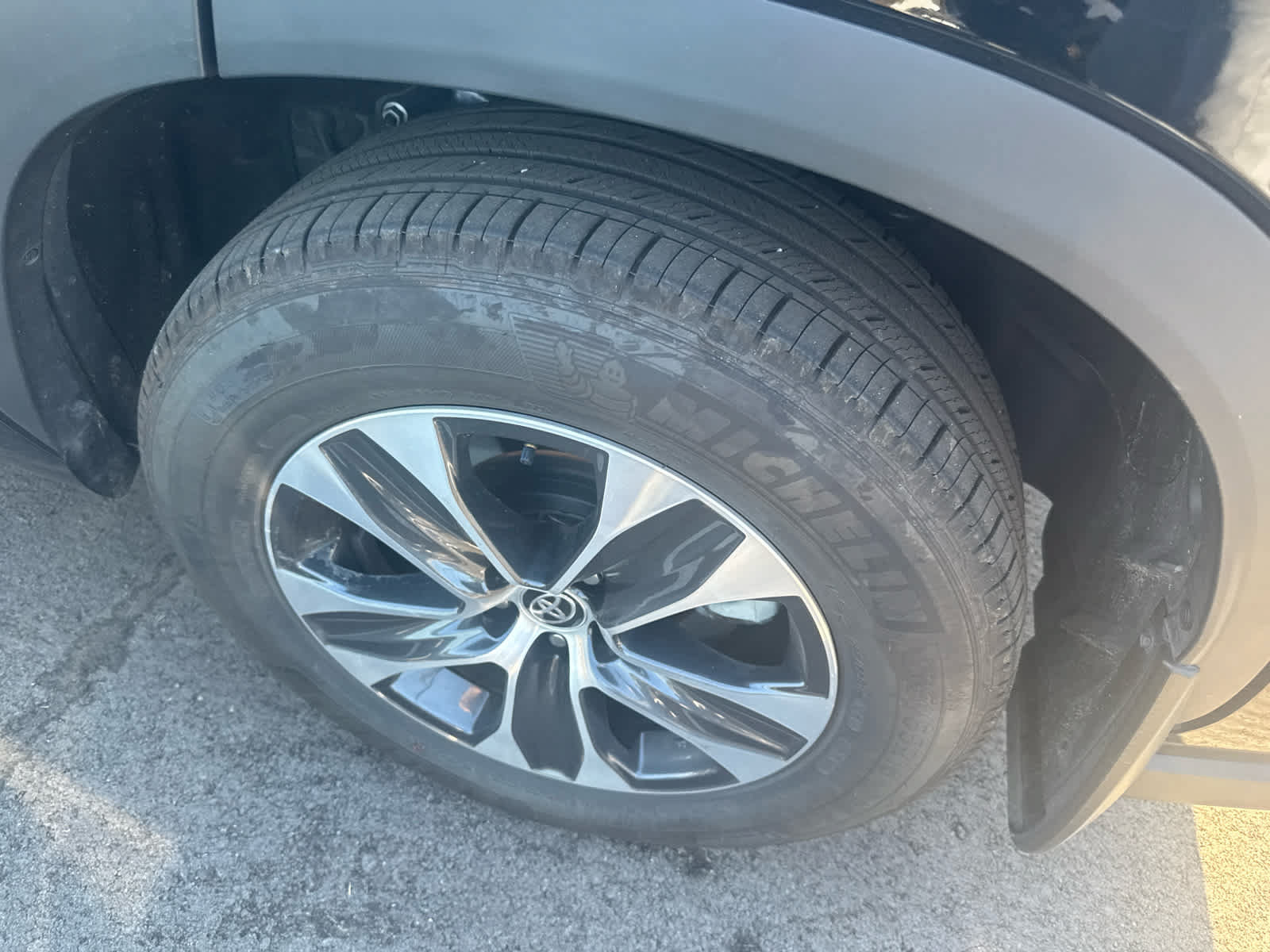 Certified 2026 Toyota Highlander XLE AWD/4WD image 5