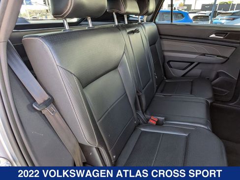 Used 2022 Volkswagen Atlas Cross Sport SE image 22