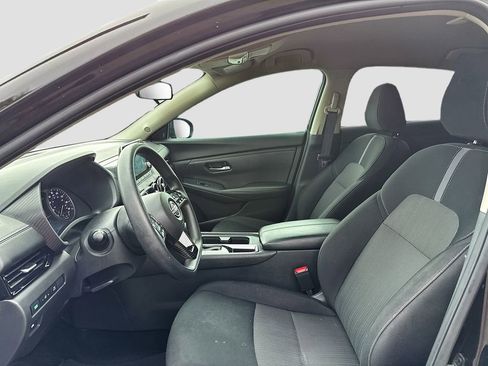 Used 2025 Nissan Sentra SV FWD image 10