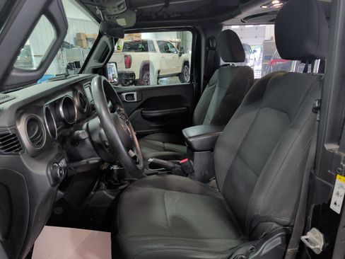 Used 2020 Jeep Wrangler Sport AWD/4WD image 7