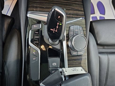 Used 2019 BMW 540i xDrive image 37